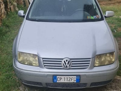 Usata VW Bora 101 CV (74 kW) 2004 Grigio Berlina