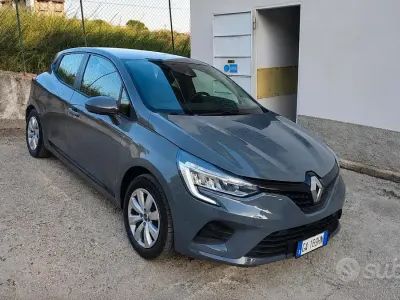 Usata Renault Clio V 101 CV (74 kW) 2021 Grigio Berlina