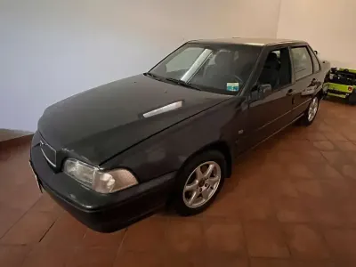 Usata Volvo S70 140 CV (102 kW) 1998 Grigio Berlina