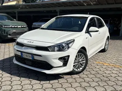 Usata Kia Rio Style 85 CV (62 kW) 2022 Bianco Berlina