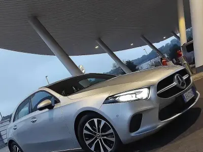 Usata Mercedes A180 Premium 116 CV (85 kW) 2021 Grigio Berlina