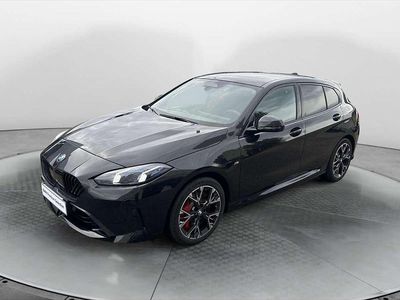 Nieuw BMW 118 150 PK (110 kW) 2025 Zwart Hatchback