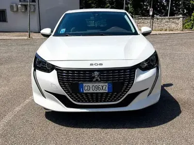 Usata Peugeot 208 Active 75 CV (55 kW) 2021 Utilitaria