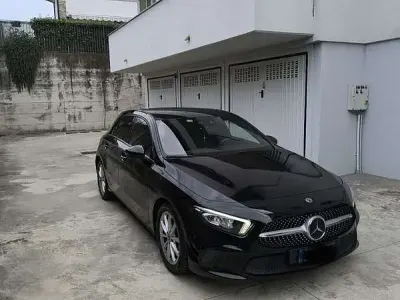 Usata Mercedes A180 116 CV (85 kW) 2019 Nero Berlina