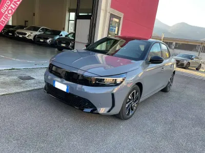 Nuova Opel Corsa 101 CV (74 kW) 2026 Tetto nero Utilitaria