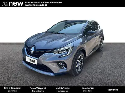 Usata Renault Captur Techno 101 CV (74 kW) 2023 Grigio scuro SUV