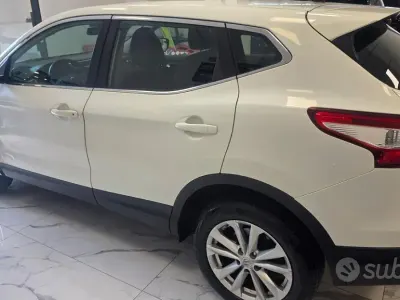 Gebraucht Nissan Qashqai Acenta 110 PS (80 kW) 2014 Weiß SUV