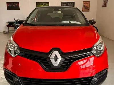Usata Renault Captur Life 90 CV (66 kW) 2017 Rosso SUV
