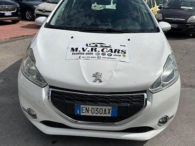 Begagnad Peugeot 208 Access 68 HK (50 kW) 2012 Vit Halvkombi