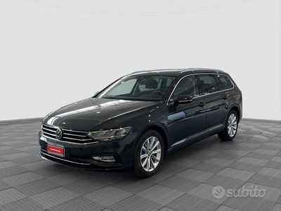 Usata VW Passat Business 122 CV (89 kW) 2021 Grigio Station wagon