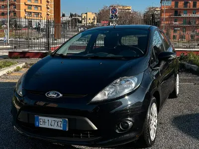 Usata Ford Fiesta Titanium 97 CV (71 kW) 2011 Nero Berlina