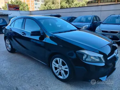 Usata Mercedes A180 Premium 109 CV (80 kW) 2016 Nero Utilitaria