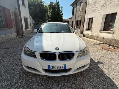 Begagnad BMW 1600 102 HK (75 kW) 2010 Vit Sedan
