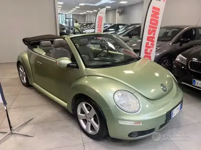 Usata VW New Beetle 105 CV (77 kW) 2007 Verde Utilitaria