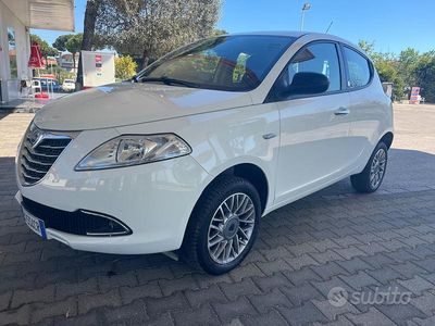 Usata Lancia Ypsilon Gold 85 CV (62 kW) 2013 Bianco Utilitaria
