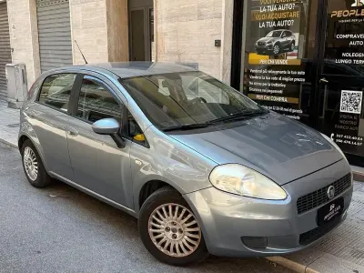 Usata Fiat Grande Punto 75 CV (55 kW) 2008 Grigio Utilitaria