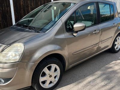 Usata Renault Modus 85 CV (62 kW) 2008 Grigio Monovolume