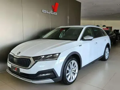 Usata Skoda Octavia 150 CV (110 kW) 2023 Bianco ghiaccio Station wagon