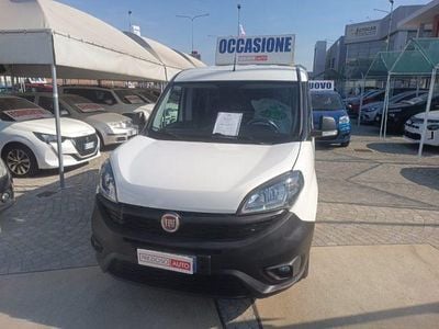 Usata Fiat Doblò Lounge 95 CV (69 kW) 2021 Bianco Monovolume