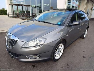 Begagnad Lancia Delta 150 HK (110 kW) 2009 Silver Halvkombi