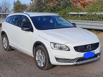 Bianco Usata 2016 Volvo V60 CC Kinetic Station wagon | 10.800 €