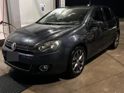 Usata VW Golf VI 105 CV (77 kW) 2010 Blu Utilitaria