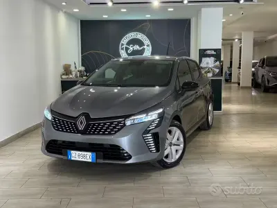 Usata Renault Clio V Evolution 101 CV (74 kW) 2025 Grigio Berlina