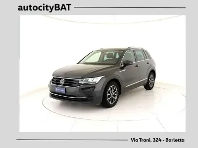 Usata VW Tiguan Life 122 CV (89 kW) 2022 Grigio SUV