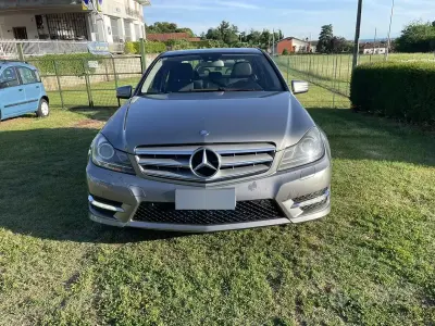 Usata Mercedes C200 AMG 184 CV (135 kW) 2011 Grigio Berlina