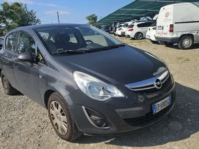 Usata Opel Corsa 86 CV (63 kW) 2013 Nero Utilitaria