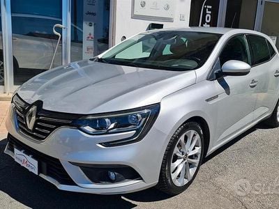 Usata Renault Mégane IV Intens 110 CV (80 kW) 2017 Argento Berlina