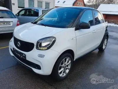 Usata Smart ForFour Passion 90 CV (66 kW) 2017 Bianco Utilitaria