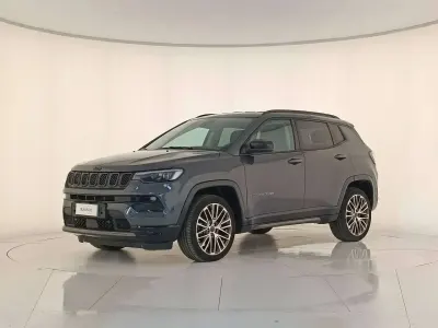 Usata Jeep Compass Summit 131 CV (96 kW) 2025 Grigio grafite SUV