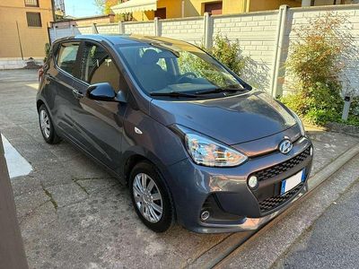 Usata Hyundai i10 Style 65 CV (47 kW) 2018 Grigio Utilitaria