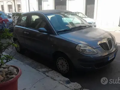 Usata Lancia Ypsilon 60 CV (44 kW) 2005 Grigio Utilitaria