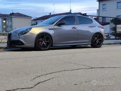 Usata Alfa Romeo Giulietta Quadrifoglio 240 CV (176 kW) 2015 Grigio Utilitaria