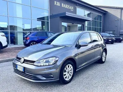 Usata VW Golf VII Trendline 116 CV (85 kW) 2019 Grigio Berlina