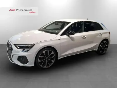 Usata Audi A3 S-Line 150 CV (110 kW) 2024 Bianco ghiacciaio metallizzato Berlina