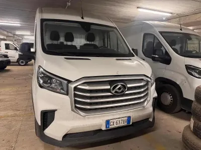 Usata Maxus V90