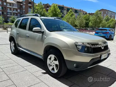 Usata Dacia Duster Lauréate 110 CV (80 kW) 2011 Grigio SUV