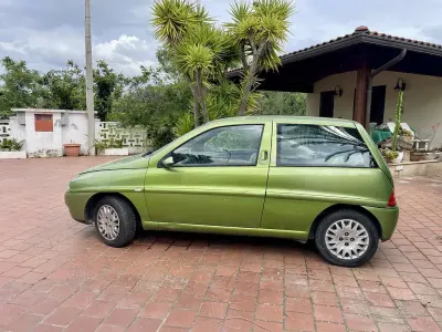 Begagnad Lancia 2000 60 HK (44 kW) 2002 Grön Sedan