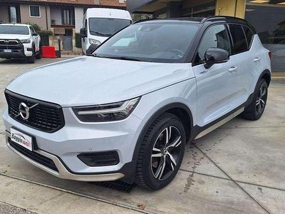 Usata Volvo XC40 R-Design 150 CV (110 kW) 2020 Bianco metallizzato SUV