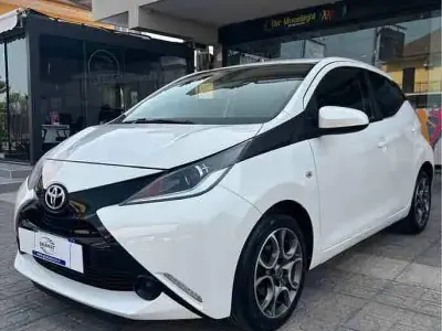 Usata Toyota Aygo X-play 69 CV (50 kW) 2018 Bianco Utilitaria