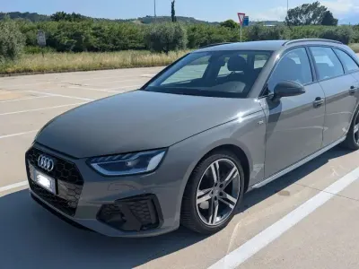 Usata Audi A4 S-Line 150 CV (110 kW) 2019 Grigio Station wagon