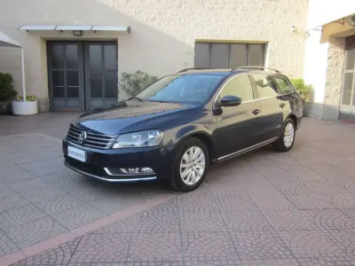 Usata VW Passat Highline 140 CV (102 kW) 2013 Blu Station wagon