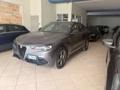 Usata Alfa Romeo Stelvio Ti 209 CV (153 kW) 2023 Grigio SUV