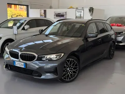 Usata BMW 316 Luxury Line 122 CV (89 kW) 2022 Grigio Berlina