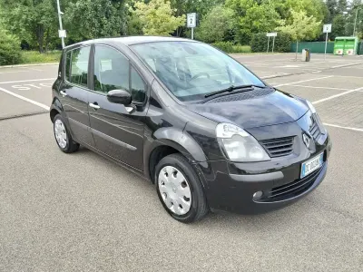 Usata Renault Modus 75 CV (55 kW) 2006 Nero Monovolume
