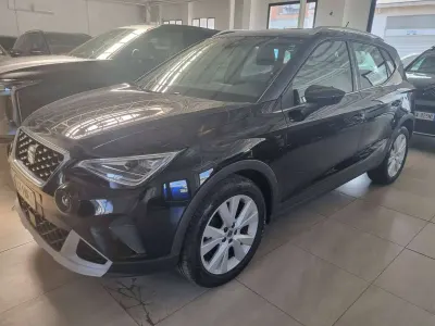 Usata Seat Arona 116 CV (85 kW) 2024 Bicolore SUV