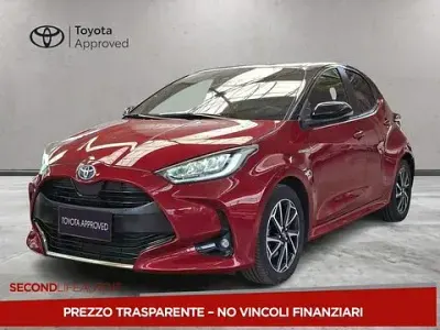 Usata Toyota Yaris Hybrid Style 116 CV (85 kW) 2020 Rosso Utilitaria